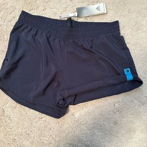 Adidas Pacer Shorts Size Medium Running Training Gym Snap Side NEW
